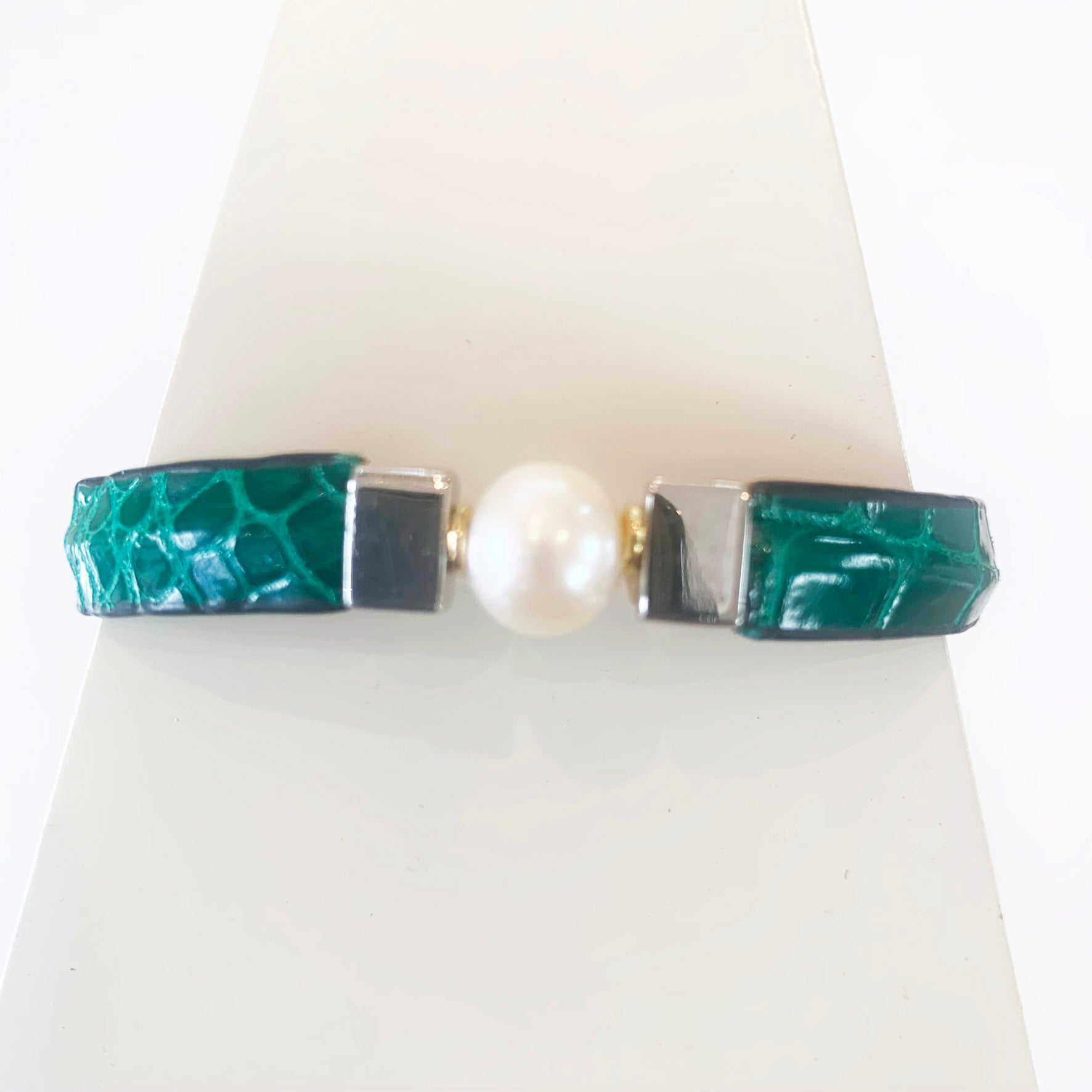 Crocodile belly and pearl bracelet