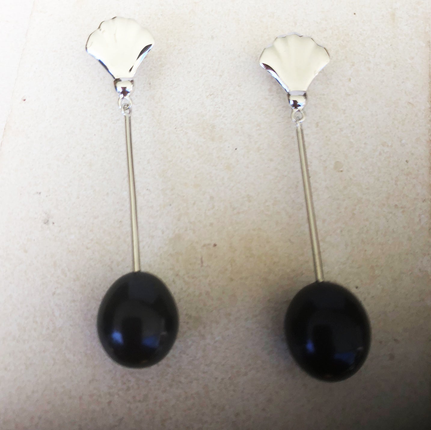 Reef shell sterling silver and black pearl drop earrings